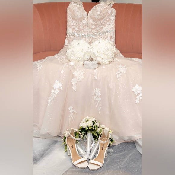 Wedding gown size 8